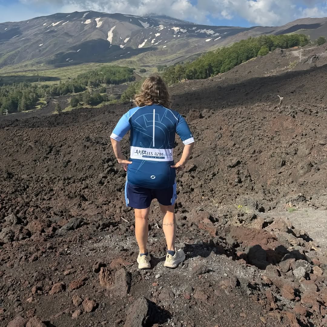#lesazimutees #trai #running #trailrunning 

Une AZIMute.e.S au pied de l'Etna : "J'y vais en courant ou je marche ?"
